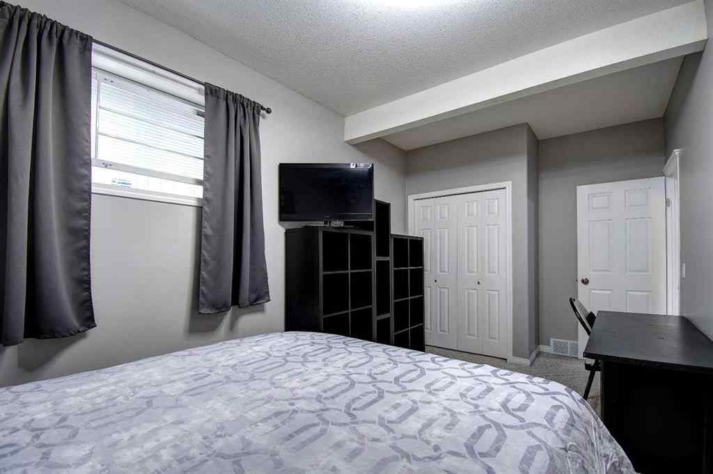 MLS® A2254076 - 1047 Creek Springs Rise NW in Silver Creek Airdrie, Residential
