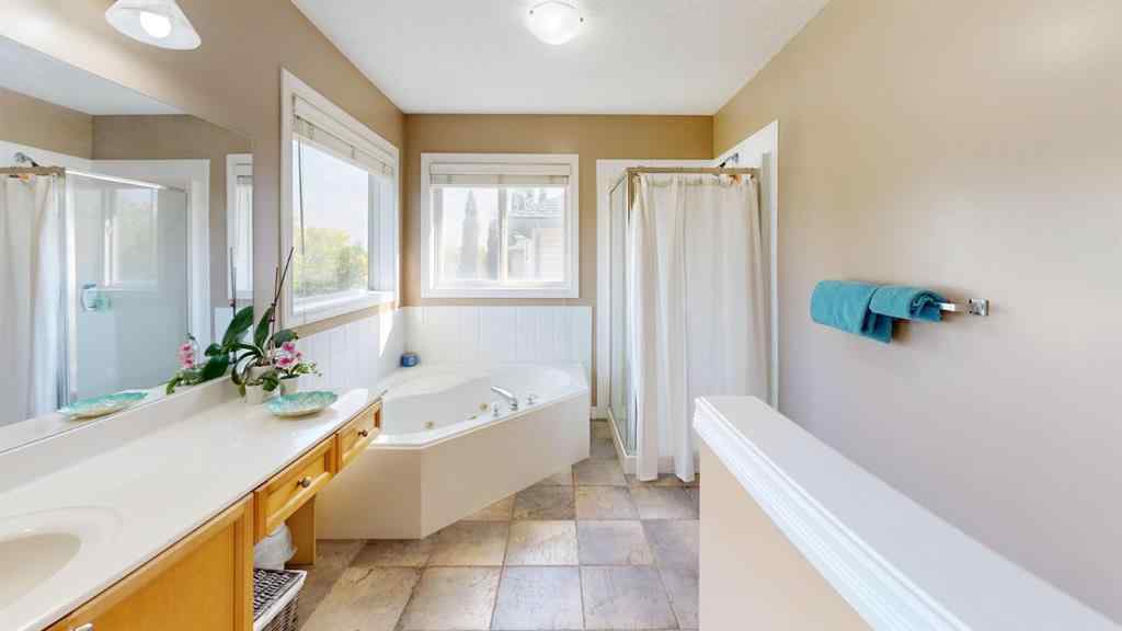 MLS® A2254078 - 70 Crystalridge Close  in Crystalridge Okotoks, Residential