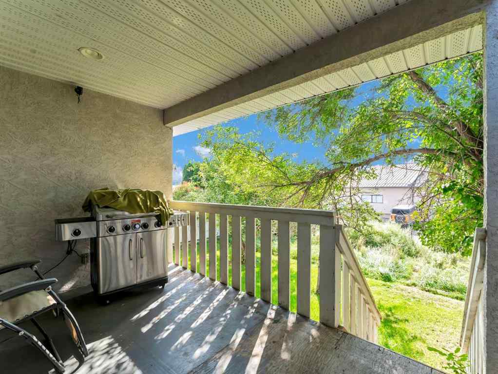 MLS® A2254079 - 120 Shannon Crescent SE in SE Southridge Medicine Hat, Residential