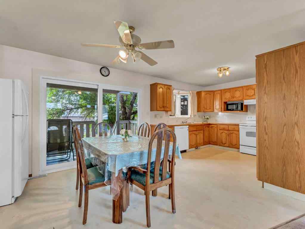MLS® A2254079 - 120 Shannon Crescent SE in SE Southridge Medicine Hat, Residential