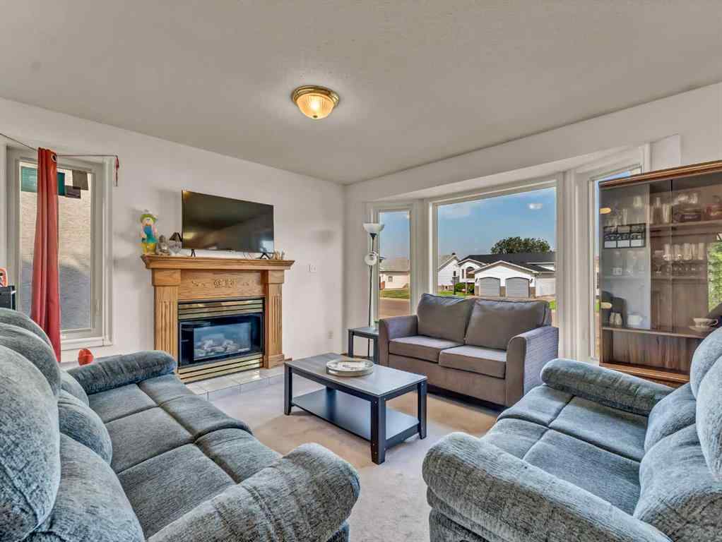 MLS® A2254079 - 120 Shannon Crescent SE in SE Southridge Medicine Hat, Residential