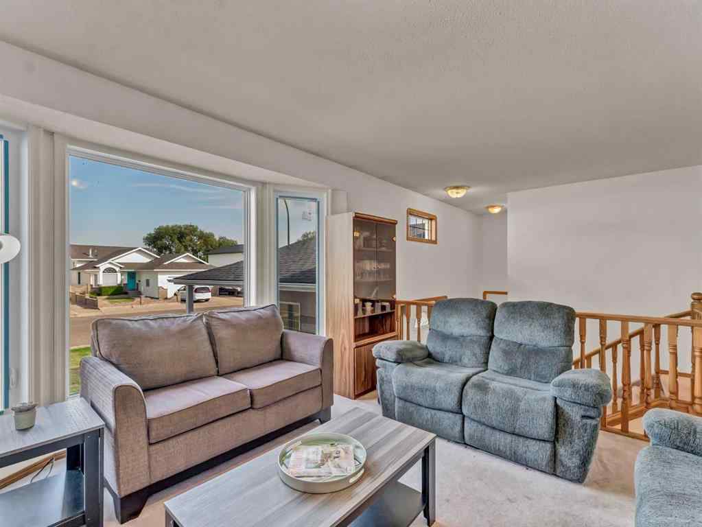 MLS® A2254079 - 120 Shannon Crescent SE in SE Southridge Medicine Hat, Residential