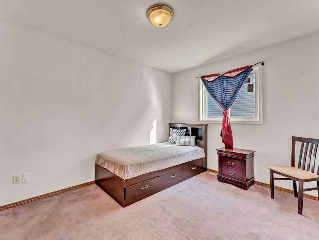 MLS® A2254079 - 120 Shannon Crescent SE in SE Southridge Medicine Hat, Residential