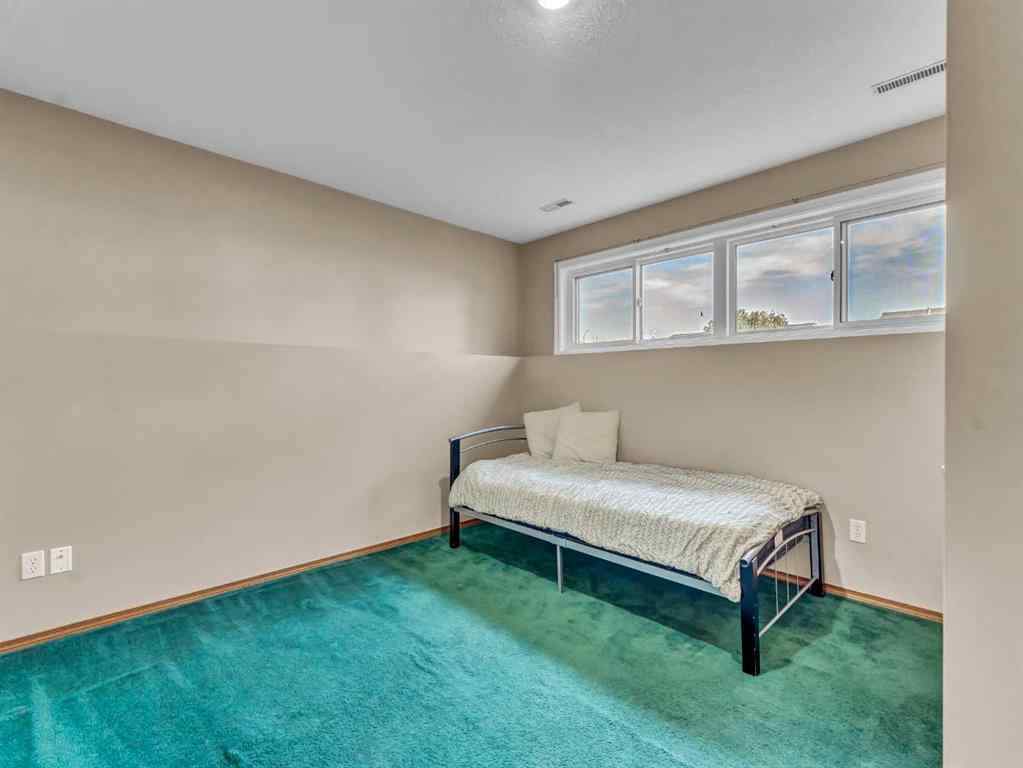 MLS® A2254079 - 120 Shannon Crescent SE in SE Southridge Medicine Hat, Residential