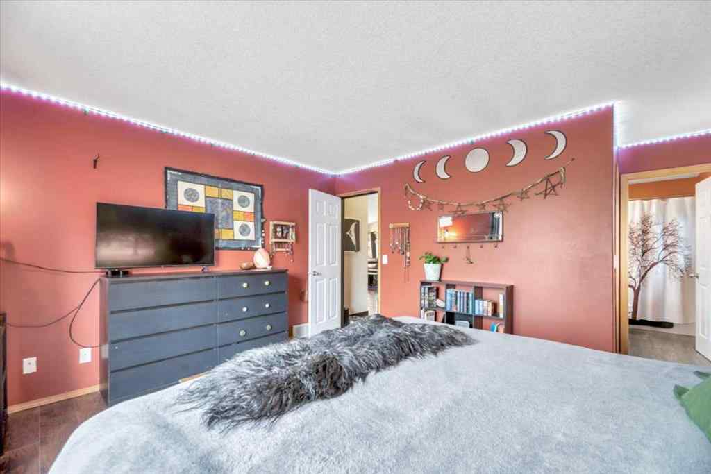 MLS® A2254084 - 310 Edward Close  in NONE Diamond Valley, Residential