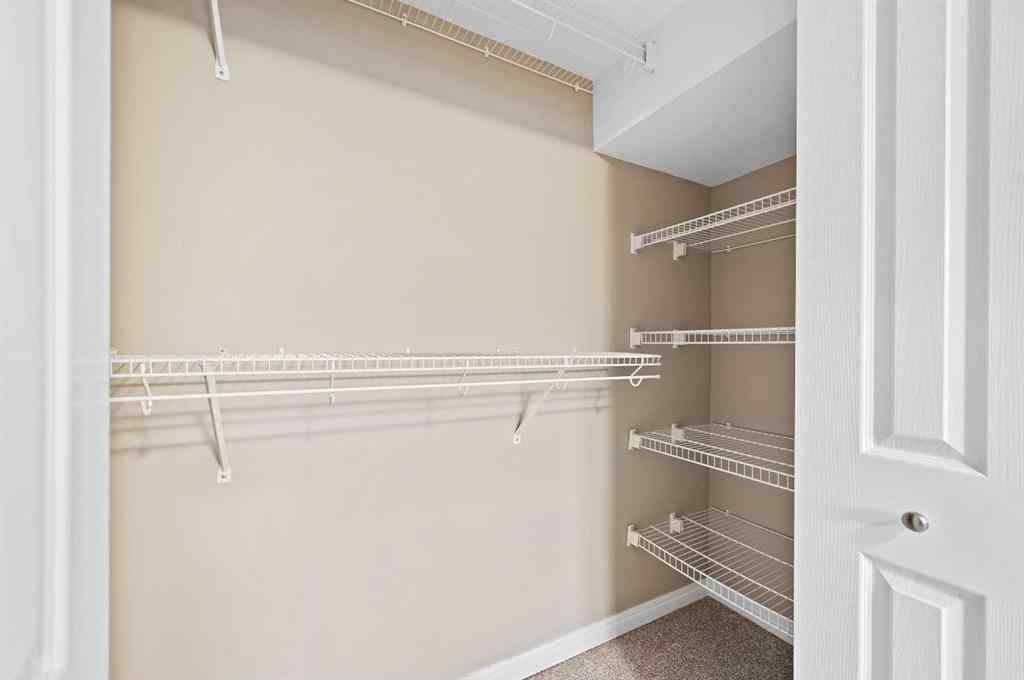 MLS® A2254086 - 5704 18 Avenue NE in Pineridge Calgary, Residential