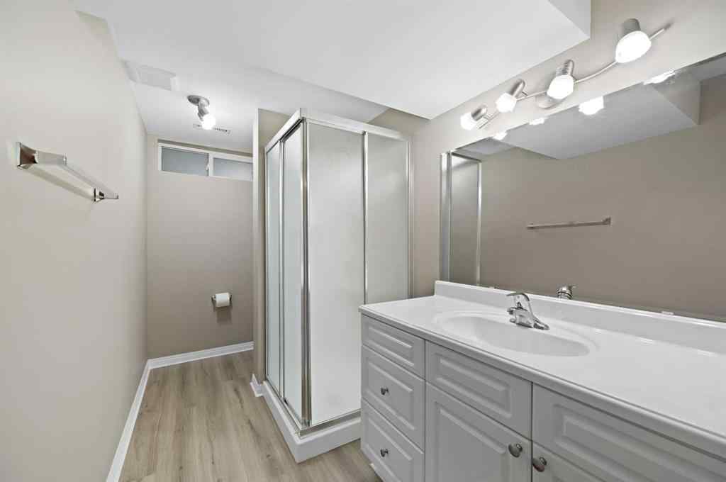 MLS® A2254086 - 5704 18 Avenue NE in Pineridge Calgary, Residential