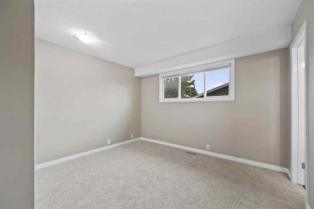 MLS® A2254086 - 5704 18 Avenue NE in Pineridge Calgary, Residential