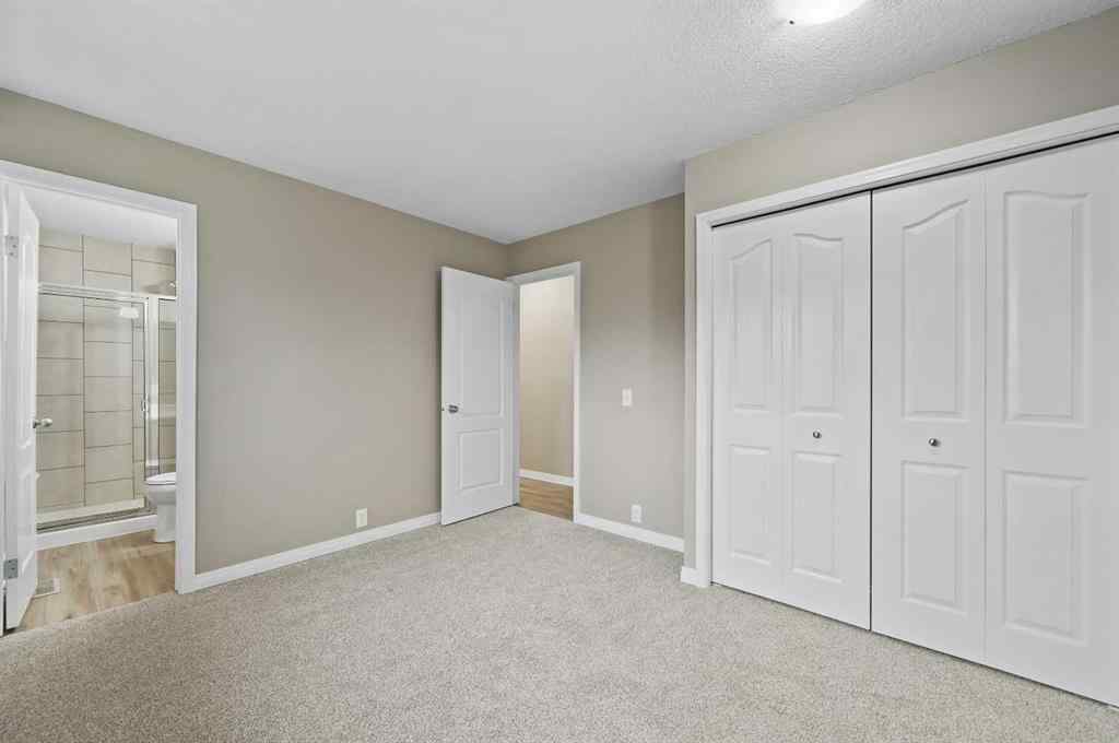 MLS® A2254086 - 5704 18 Avenue NE in Pineridge Calgary, Residential