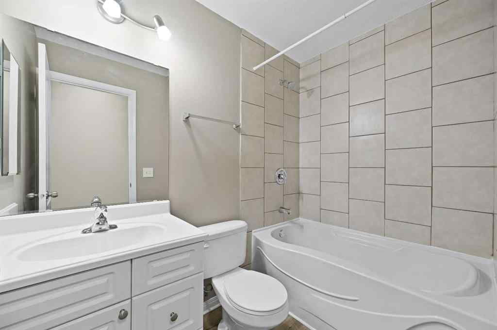 MLS® A2254086 - 5704 18 Avenue NE in Pineridge Calgary, Residential