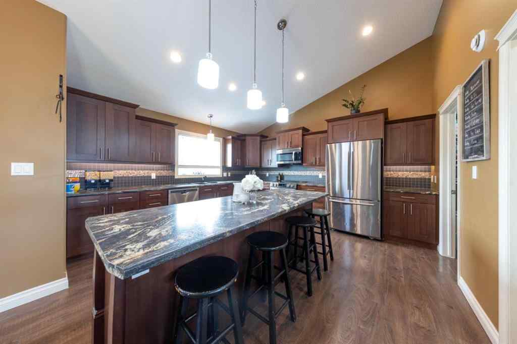 MLS® A2254093 - 406 6 Street N in Marwayne Marwayne, Residential