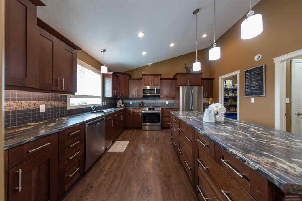 MLS® A2254093 - 406 6 Street N in Marwayne Marwayne, Residential