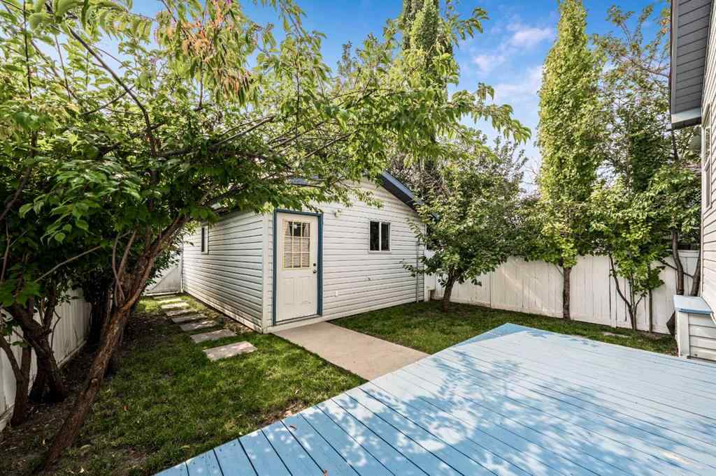 MLS® A2254095 - 8007 Laguna Way NE in Monterey Park Calgary, Residential
