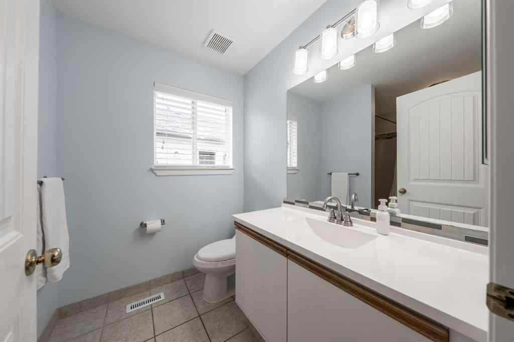 MLS® A2254095 - 8007 Laguna Way NE in Monterey Park Calgary, Residential