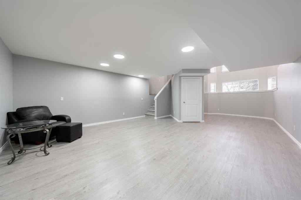MLS® A2254095 - 8007 Laguna Way NE in Monterey Park Calgary, Residential