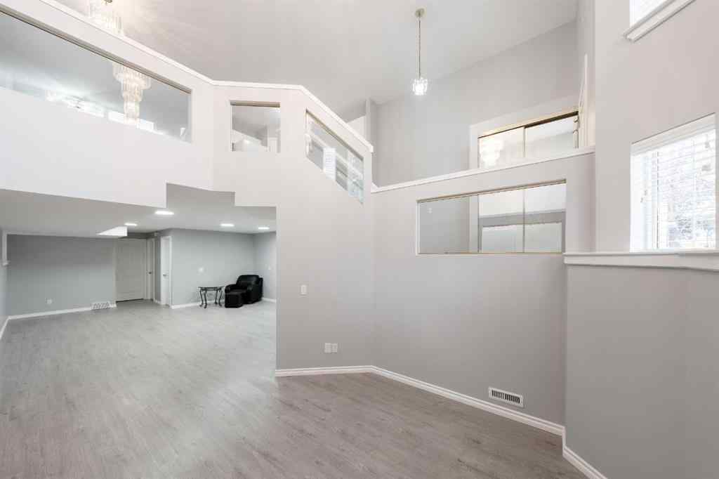 MLS® A2254095 - 8007 Laguna Way NE in Monterey Park Calgary, Residential