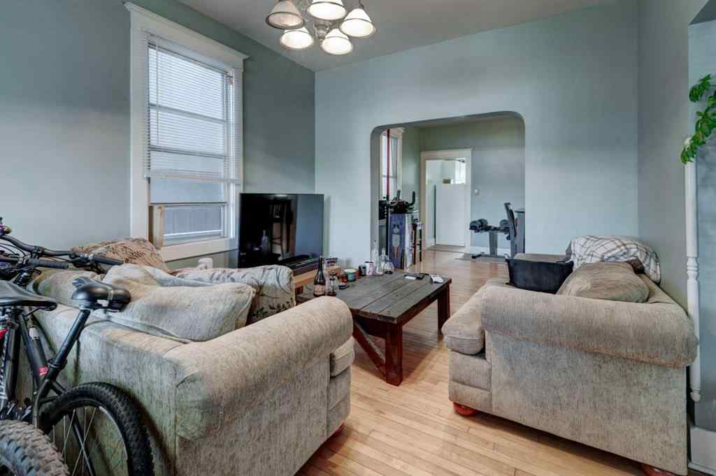 MLS® A2254097 - 2213 8 Avenue SE in Inglewood Calgary, Residential