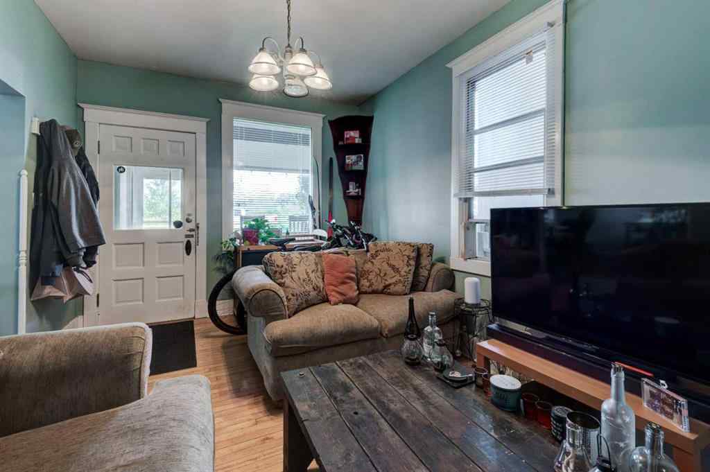 MLS® A2254097 - 2213 8 Avenue SE in Inglewood Calgary, Residential