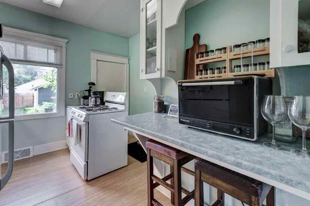 MLS® A2254097 - 2213 8 Avenue SE in Inglewood Calgary, Residential