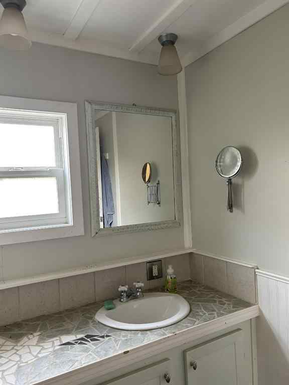 MLS® A2254100 - 5019 49 Street  in Amisk Amisk, Residential