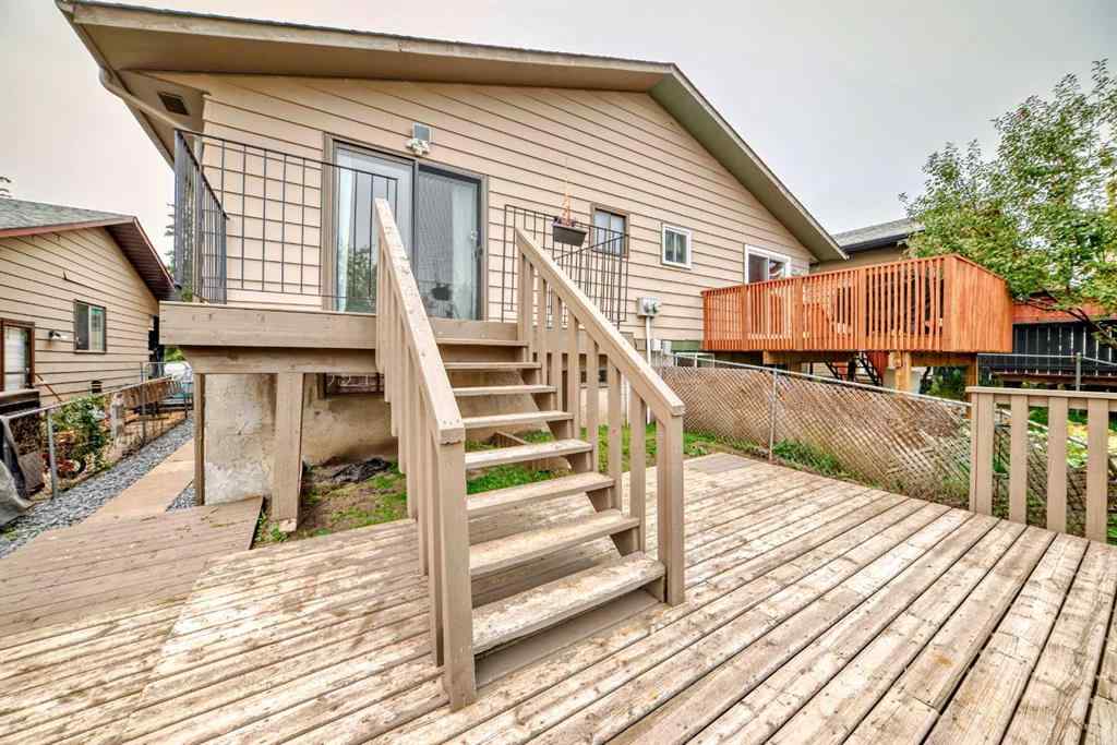 MLS® A2254102 - 246 Berwick Drive NW in Beddington Heights Calgary, Residential