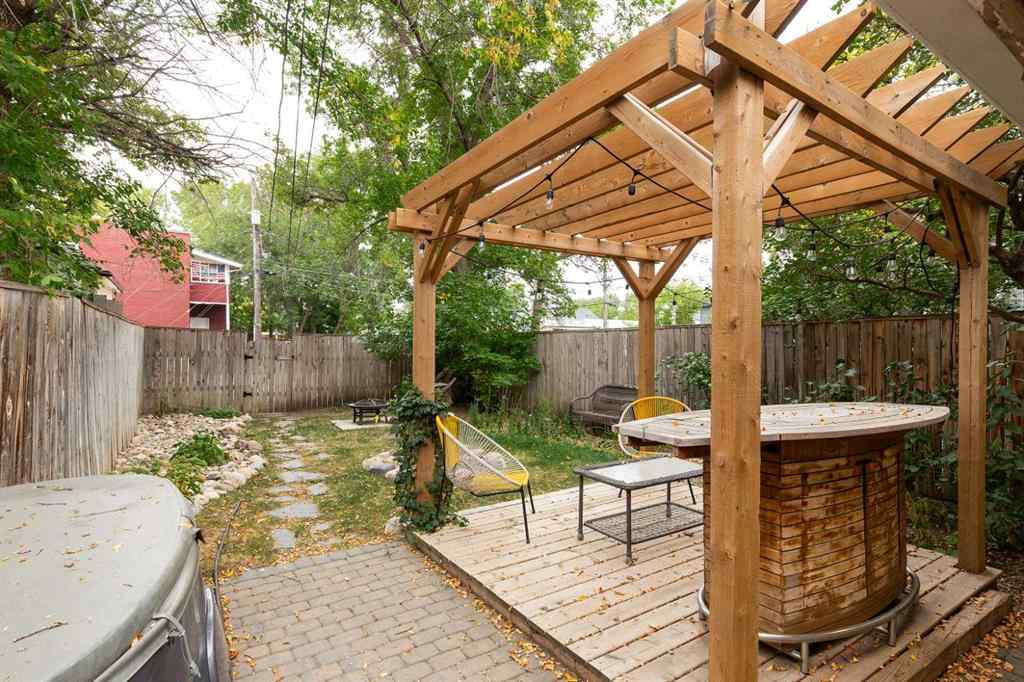 MLS® A2254103 - 818 6 Avenue S in London Road Lethbridge, Residential