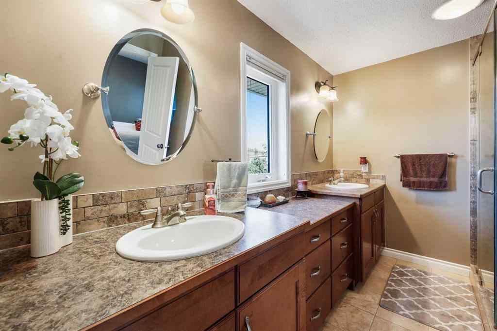 MLS® A2254112 - 1048 Hunterdale Place NW in Huntington Hills Calgary, Residential
