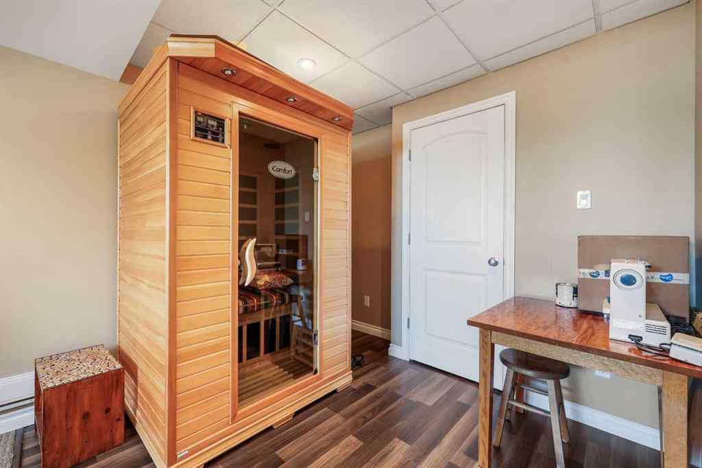 MLS® A2254112 - 1048 Hunterdale Place NW in Huntington Hills Calgary, Residential