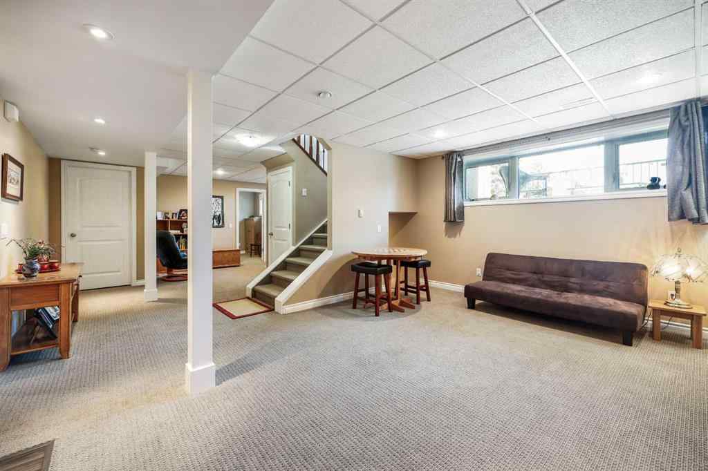 MLS® A2254112 - 1048 Hunterdale Place NW in Huntington Hills Calgary, Residential