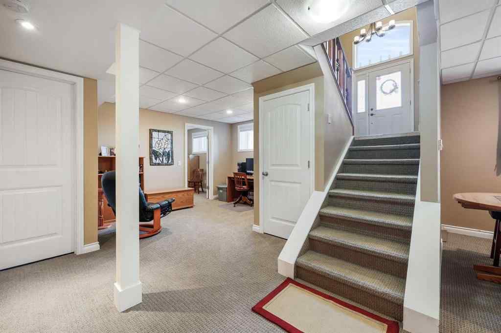 MLS® A2254112 - 1048 Hunterdale Place NW in Huntington Hills Calgary, Residential
