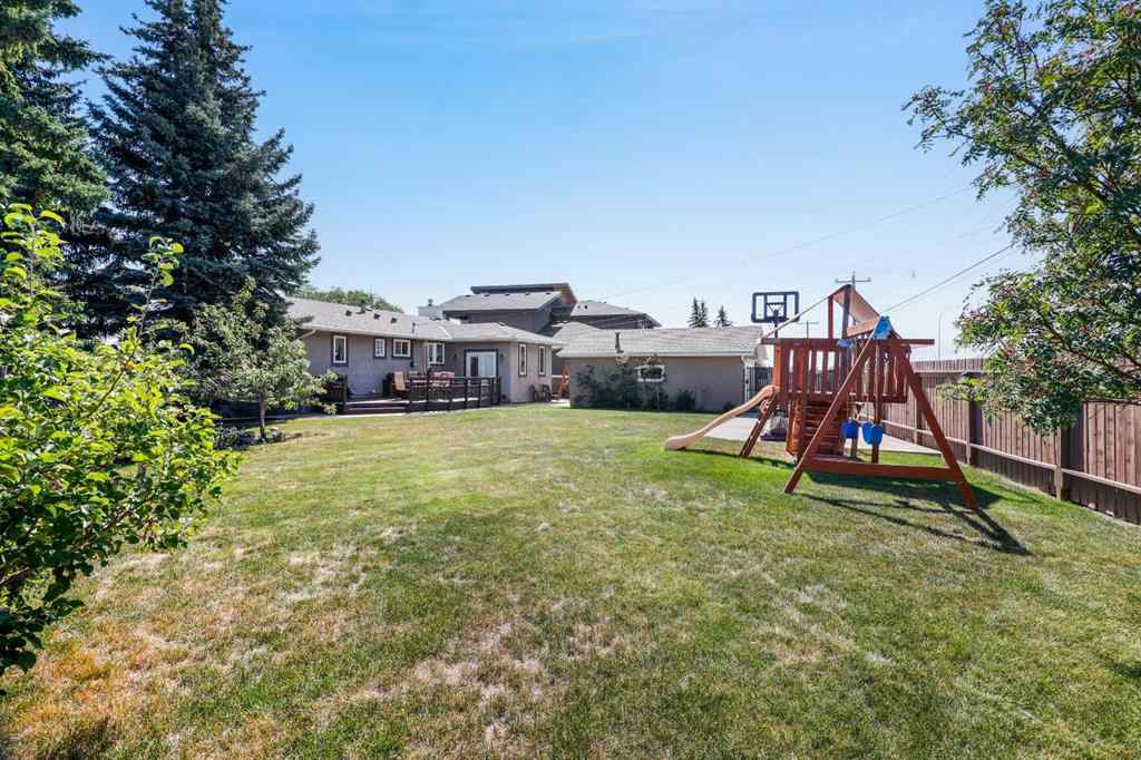 MLS® A2254112 - 1048 Hunterdale Place NW in Huntington Hills Calgary, Residential
