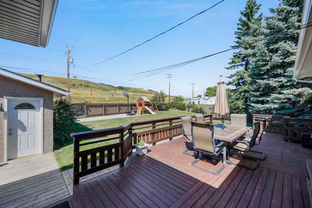 MLS® A2254112 - 1048 Hunterdale Place NW in Huntington Hills Calgary, Residential