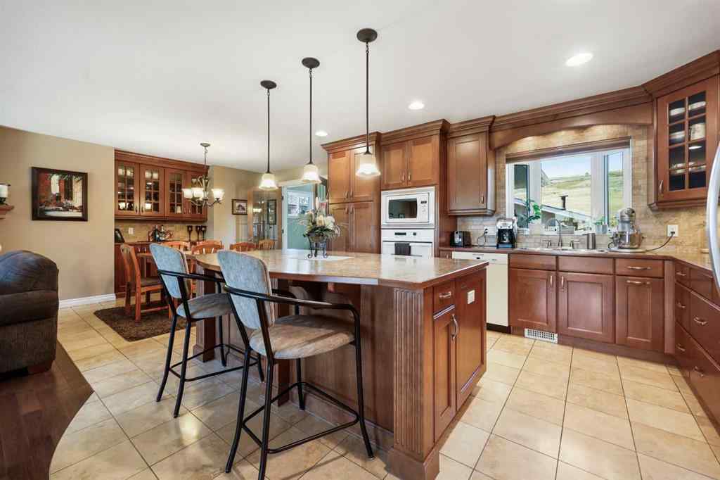 MLS® A2254112 - 1048 Hunterdale Place NW in Huntington Hills Calgary, Residential