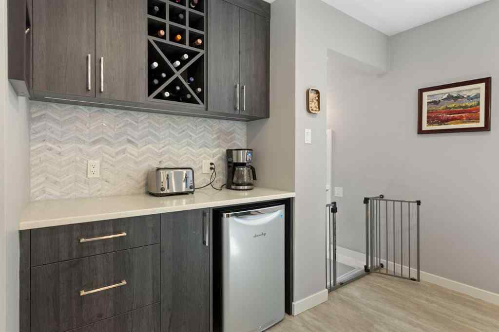 MLS® A2254113 - 1327 87 Avenue SW in Haysboro Calgary, Residential