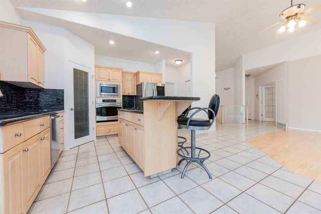 MLS® A2254114 - 9705 61 Avenue  in Country Club West Grande Prairie, Residential