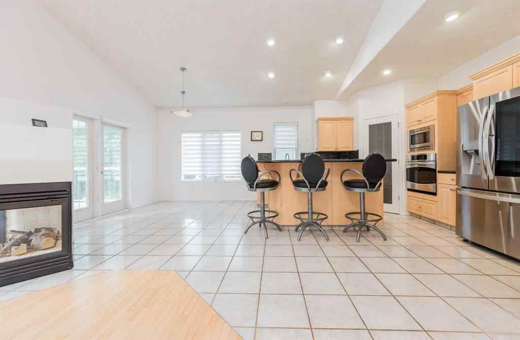 MLS® A2254114 - 9705 61 Avenue  in Country Club West Grande Prairie, Residential