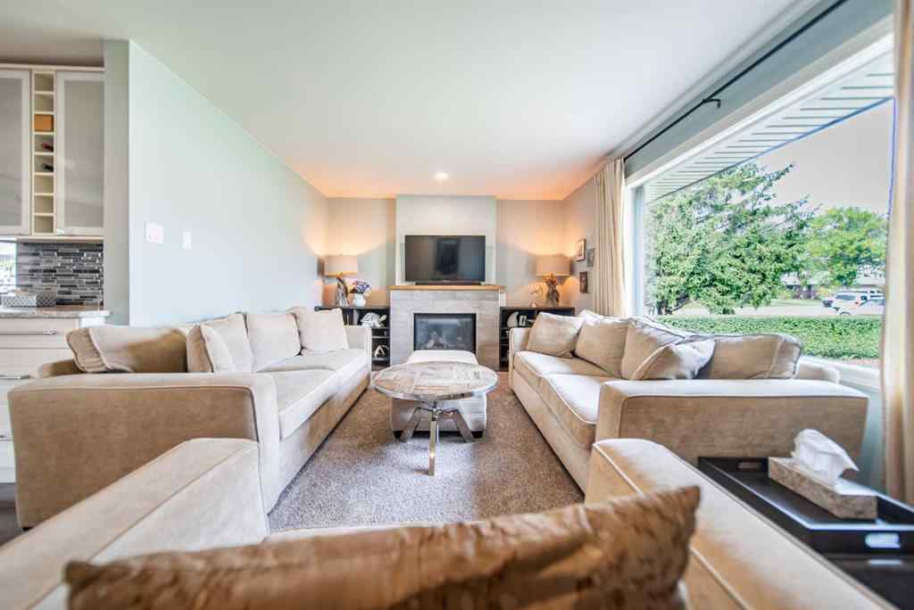 MLS® A2254121 - 4303 19 Avenue SW in Glendale Calgary, Residential