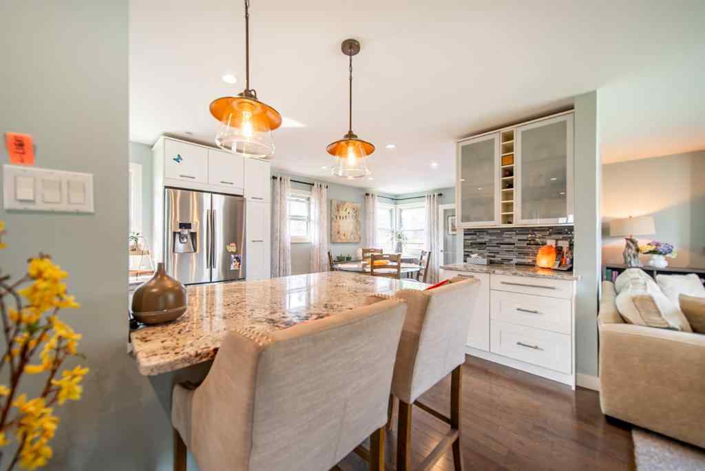 MLS® A2254121 - 4303 19 Avenue SW in Glendale Calgary, Residential