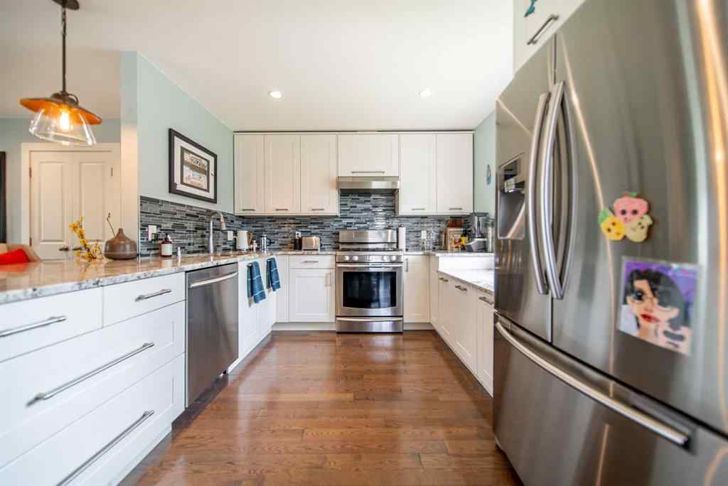 MLS® A2254121 - 4303 19 Avenue SW in Glendale Calgary, Residential