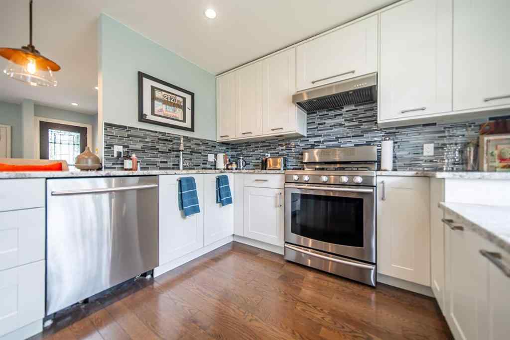 MLS® A2254121 - 4303 19 Avenue SW in Glendale Calgary, Residential