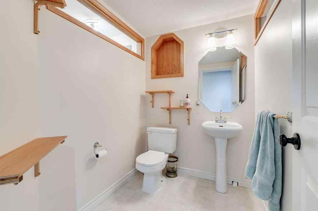 MLS® A2254134 - 29 West Terrace Drive  in West Terrace Cochrane, Residential