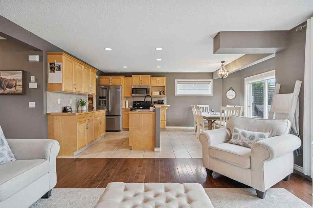 MLS® A2254135 - 241 Westmount Crescent  in Westmount_OK Okotoks, Residential