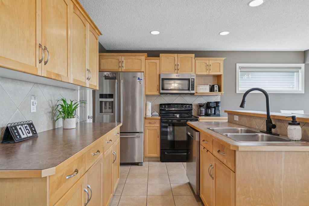 MLS® A2254135 - 241 Westmount Crescent  in Westmount_OK Okotoks, Residential