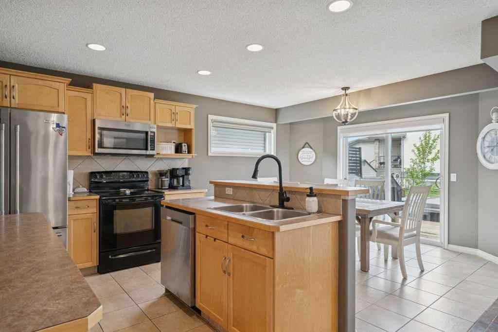 MLS® A2254135 - 241 Westmount Crescent  in Westmount_OK Okotoks, Residential