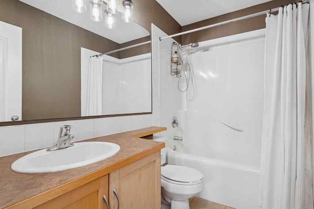 MLS® A2254135 - 241 Westmount Crescent  in Westmount_OK Okotoks, Residential