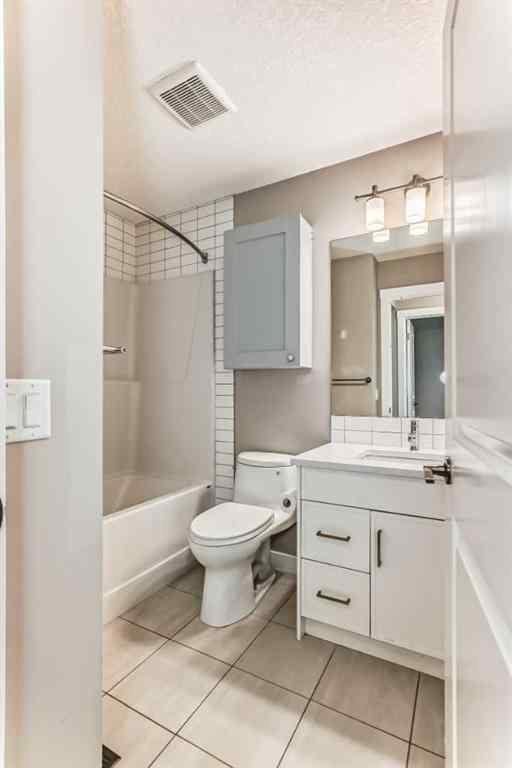 MLS® A2254136 - 132 Cranbrook Green SE in Cranston Calgary, Residential