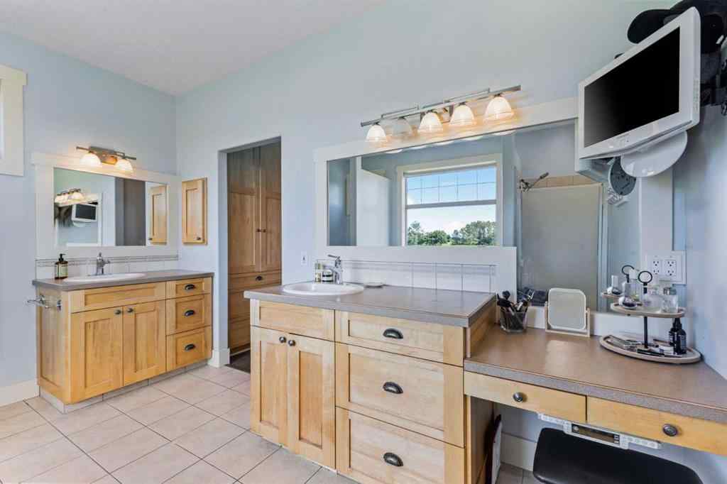 MLS® A2254143 - 235038 Range Road 253   in NONE Rural Wheatland County, Residential