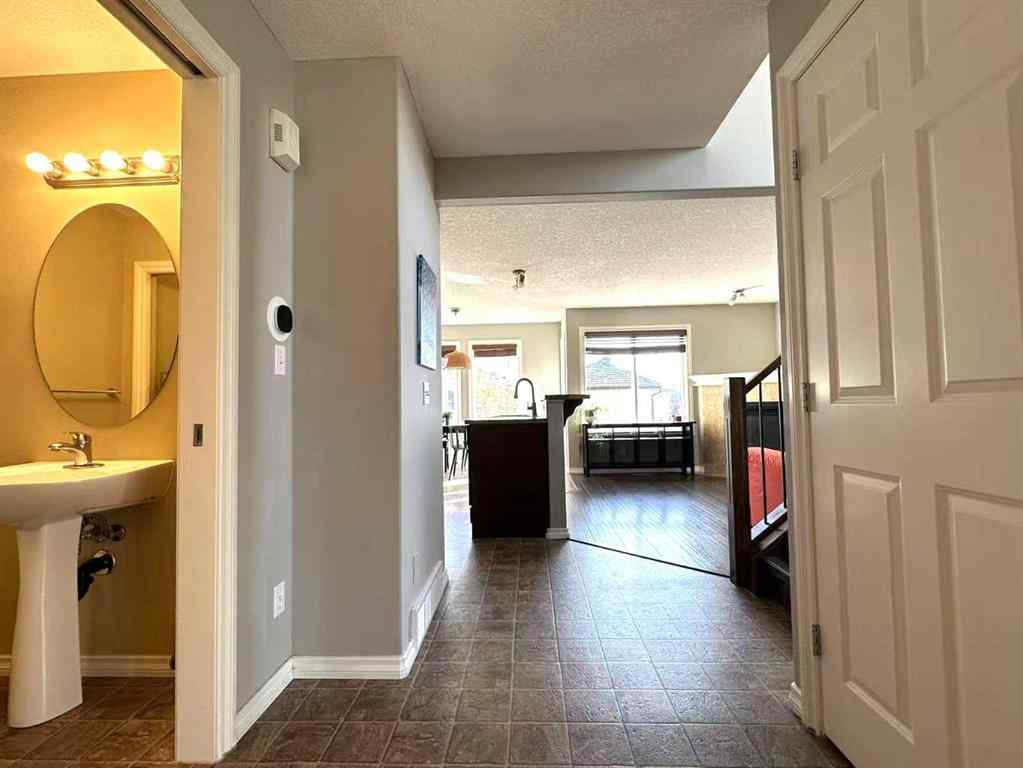 MLS® A2254155 - 200 Royal Crest View NW in Royal Oak Calgary, Residential