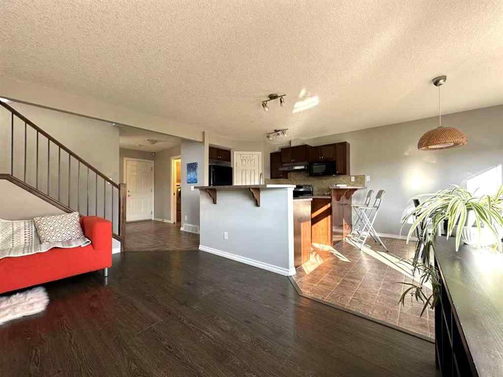 MLS® A2254155 - 200 Royal Crest View NW in Royal Oak Calgary, Residential