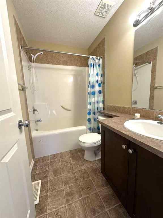 MLS® A2254155 - 200 Royal Crest View NW in Royal Oak Calgary, Residential